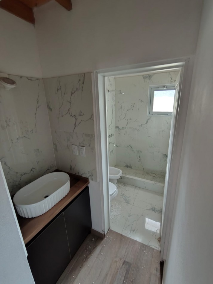 CASA con 1500mts DE TERRENO EN LOTEO BERTONE