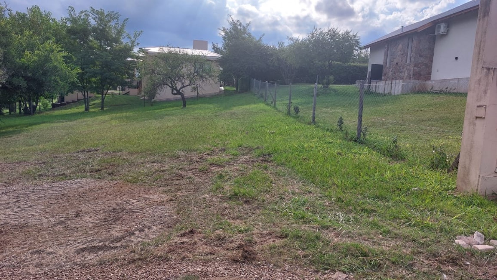 Lote en Barrio Los Molles. Oportunidad!