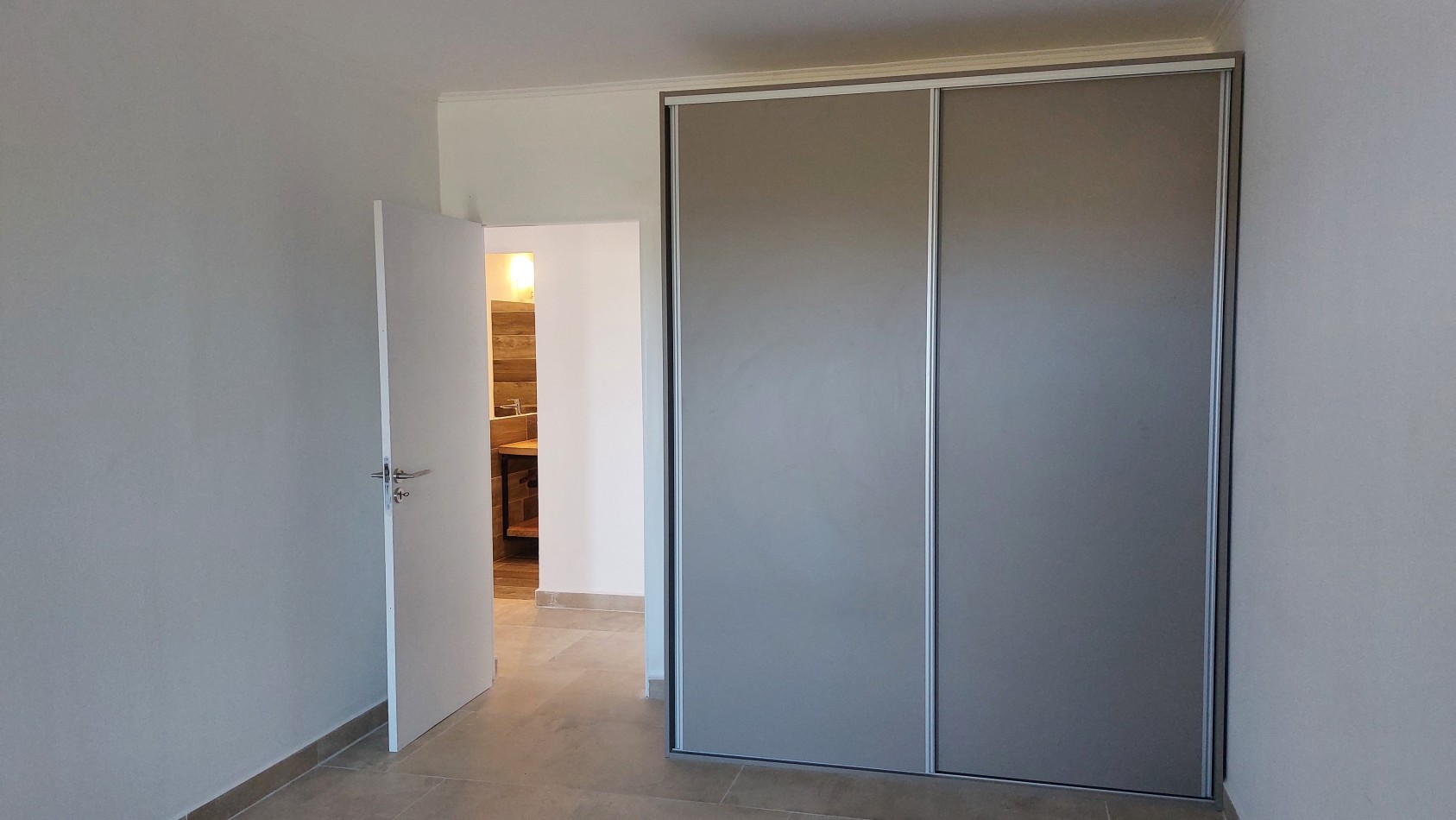 Casa a Estrenar en Loteo Privado