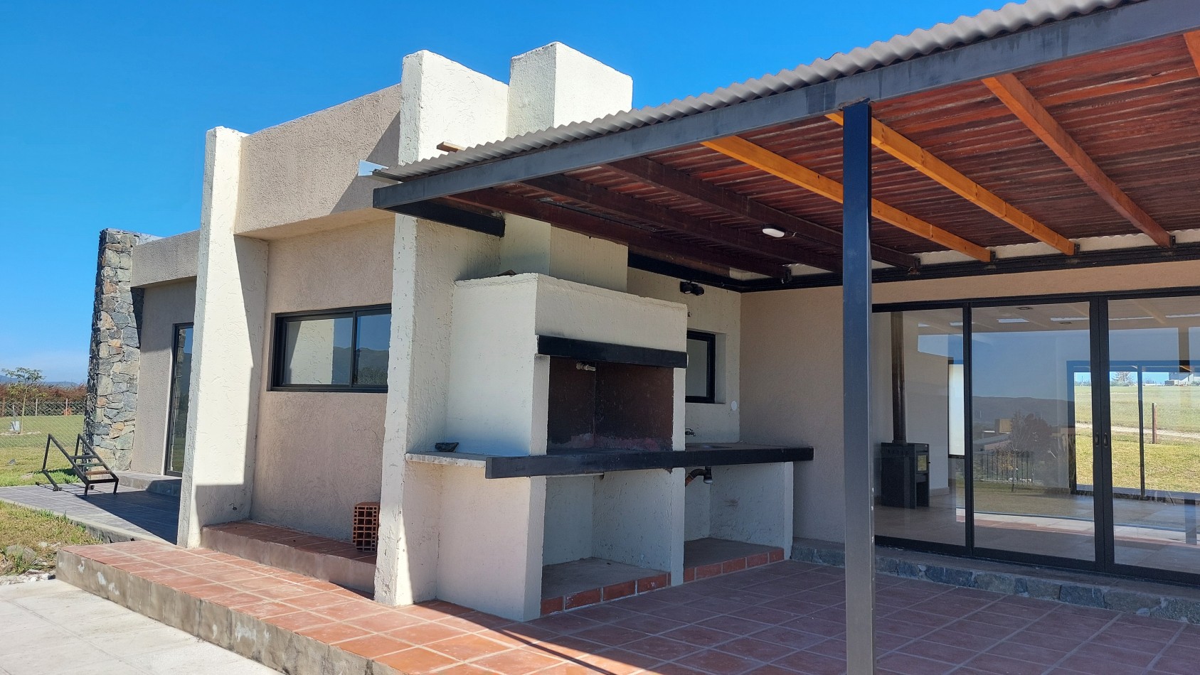 Casa a Estrenar en Loteo Privado