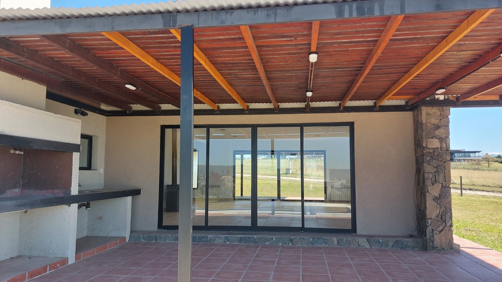 Casa a Estrenar en Loteo Privado