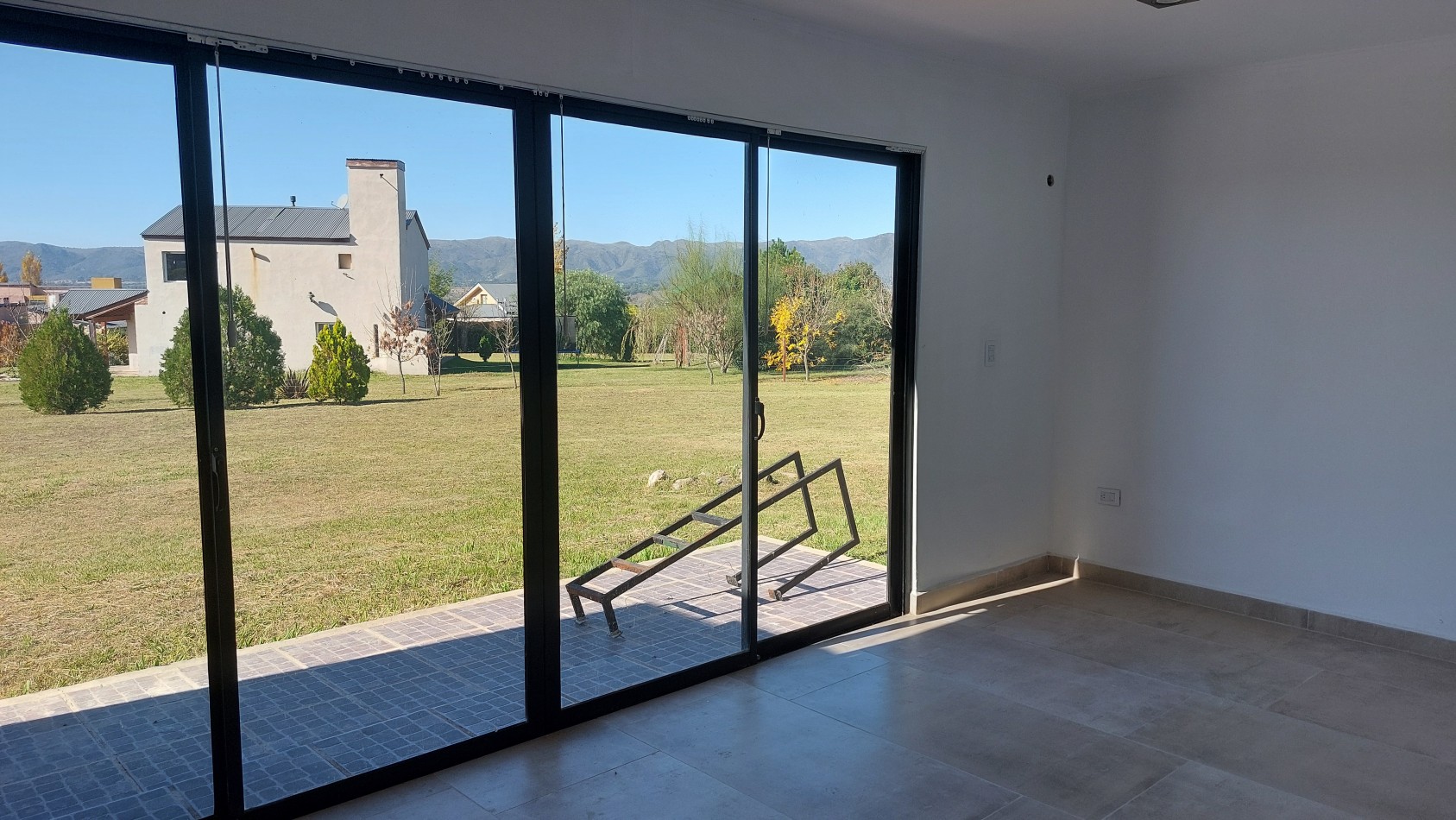 Casa a Estrenar en Loteo Privado