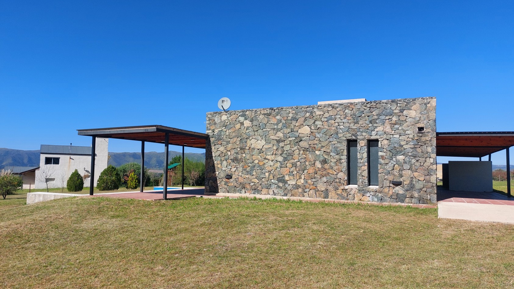 Casa a Estrenar en Loteo Privado