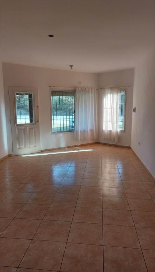 Edificio de 8 unidades sobre ruta en Los Reartes