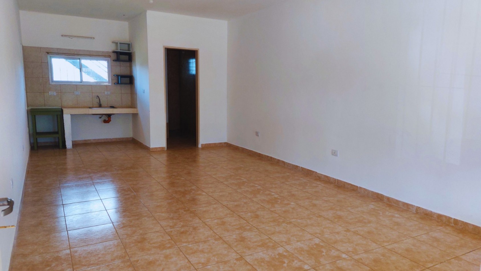 Edificio de 8 unidades sobre ruta en Los Reartes