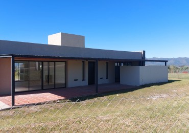 Casa a Estrenar en Loteo Privado